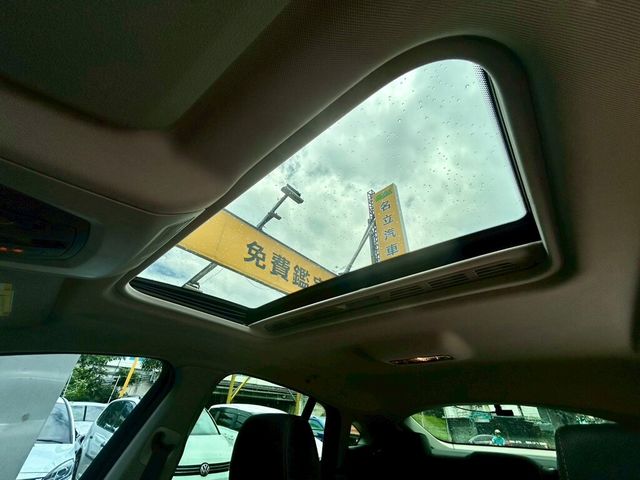 BMW寶馬 X4 XDRIVE28I  第10張相片