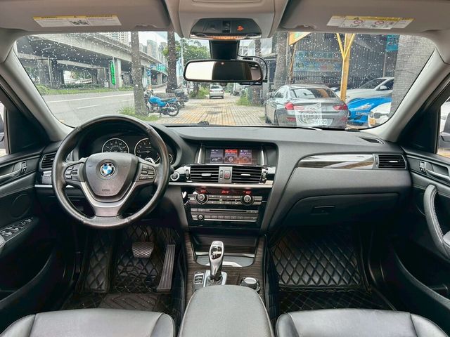 BMW寶馬 X4 XDRIVE28I  第11張相片