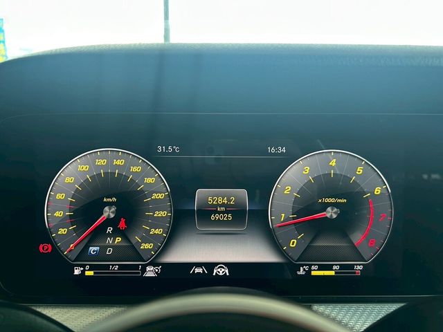 M-BENZ賓士 E200  第7張相片