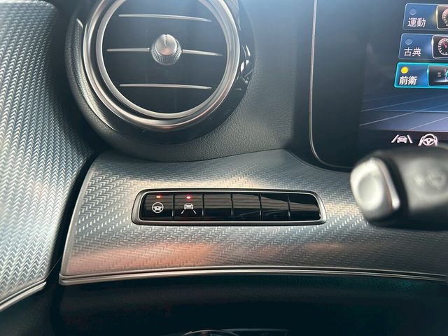 M-BENZ賓士 E200  第11張相片