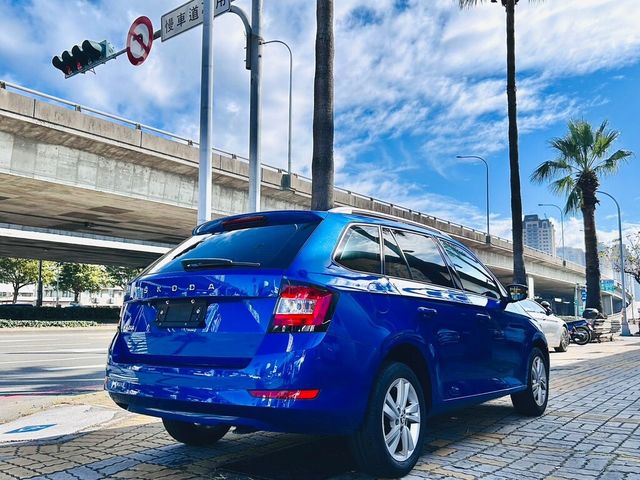 SKODA司科達 FABIA COMBI  第15張相片