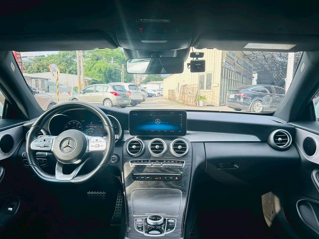 M-BENZ賓士 C300 COUPE  第13張相片