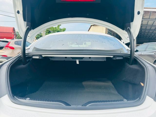 M-BENZ賓士 C300 COUPE  第16張相片