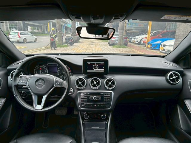 M-BENZ賓士 A180  第6張相片