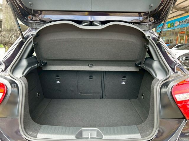M-BENZ賓士 A180  第8張相片