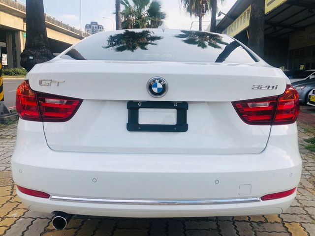 BMW寶馬 320I GT  第13張相片