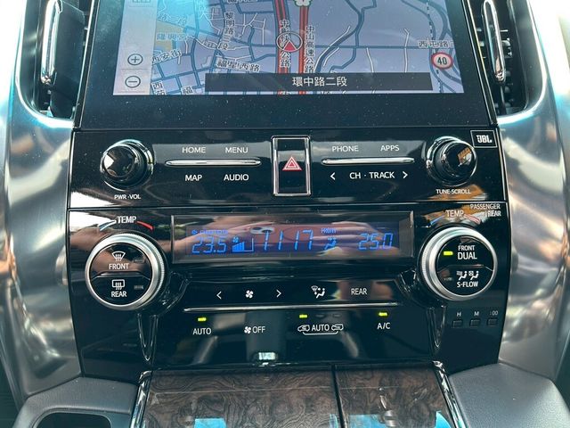TOYOTA豐田 ALPHARD  第9張相片