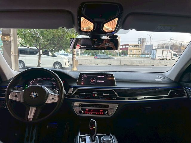 BMW寶馬 740LI LUXURY  第13張相片