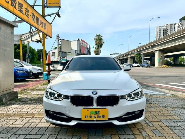 BMW寶馬 320I SEDAN ZA  第2張相片