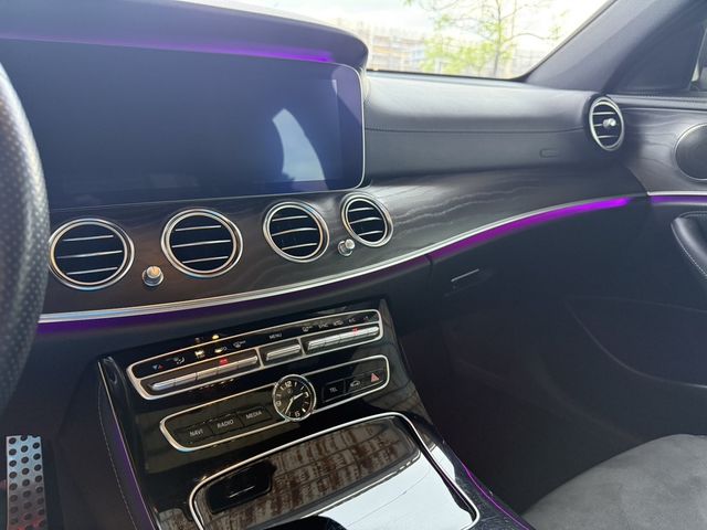 M-BENZ賓士 E200  第5張相片