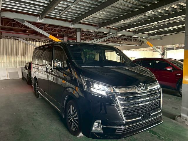 TOYOTA豐田 GRANVIA  第1張相片