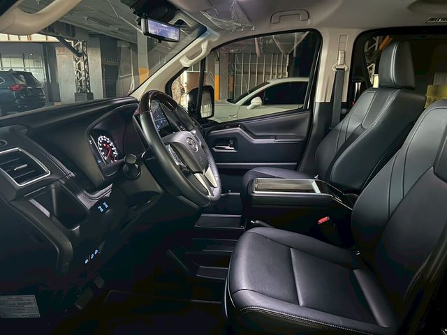 TOYOTA豐田 GRANVIA  第4張相片