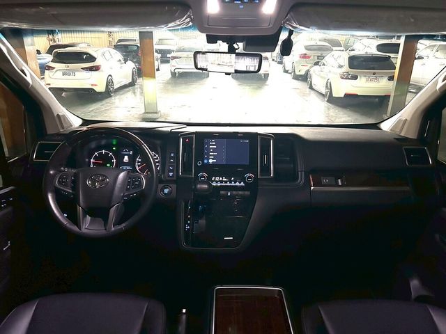 TOYOTA豐田 GRANVIA  第13張相片