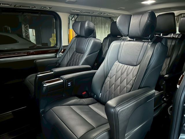 TOYOTA豐田 GRANVIA  第14張相片