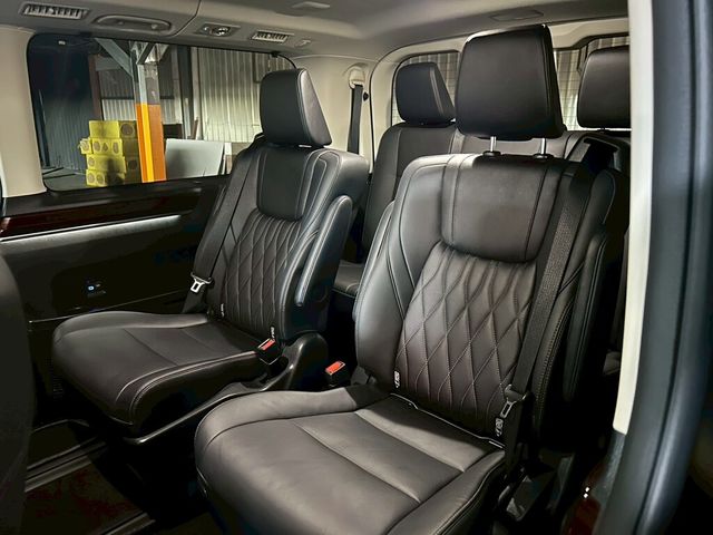 TOYOTA豐田 GRANVIA  第15張相片