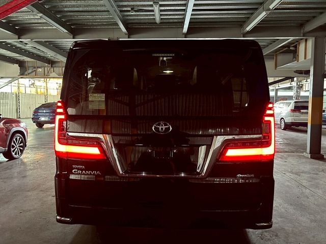 TOYOTA豐田 GRANVIA  第17張相片