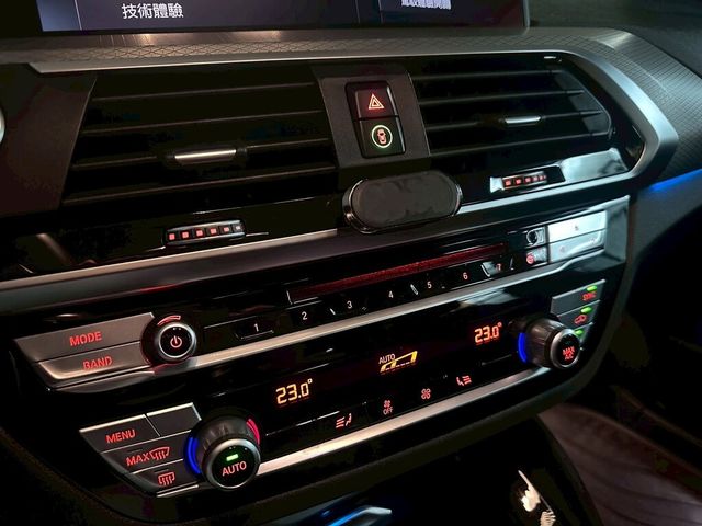 BMW寶馬 X4 XDRIVE28I  第10張相片