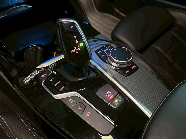 BMW寶馬 X4 XDRIVE28I  第11張相片