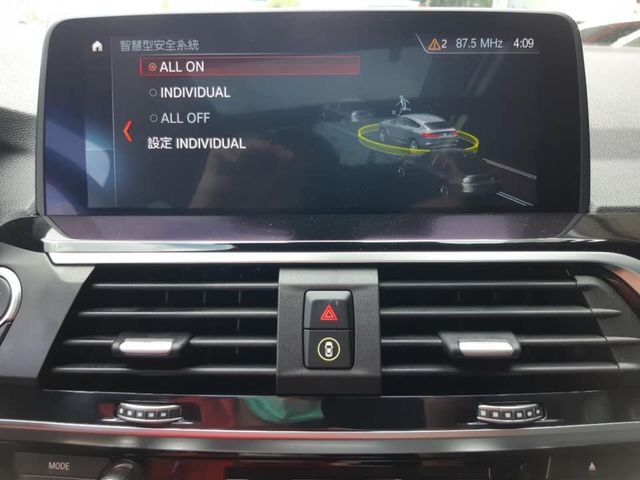 BMW寶馬 X4 XDRIVE30I  第5張相片