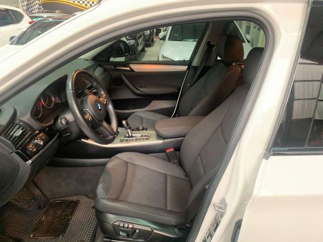 BMW寶馬 X4 XDRIVE20I  第3張相片