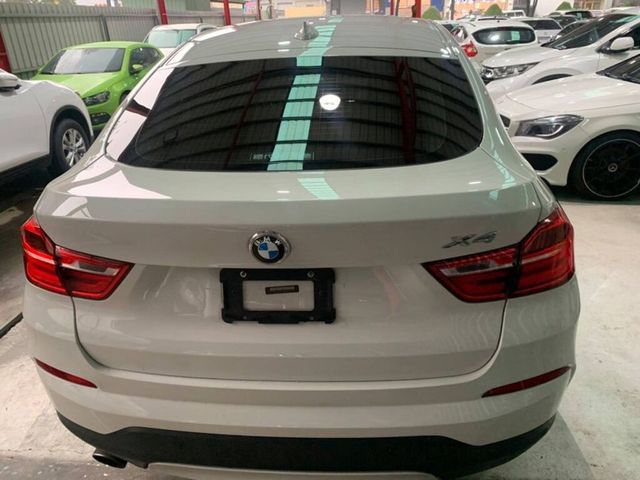 BMW寶馬 X4 XDRIVE20I  第7張相片