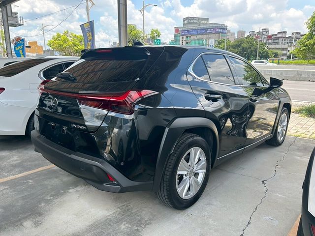 LEXUS凌志 UX250H  第16張相片