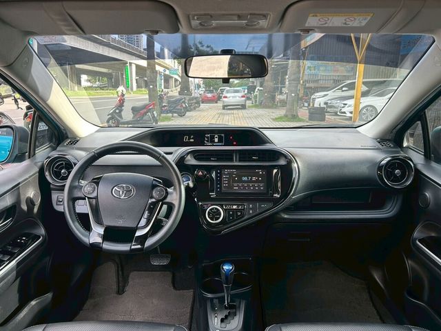 TOYOTA豐田 PRIUS C  第4張相片