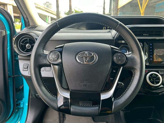 TOYOTA豐田 PRIUS C  第8張相片