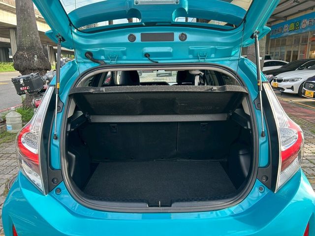 TOYOTA豐田 PRIUS C  第9張相片