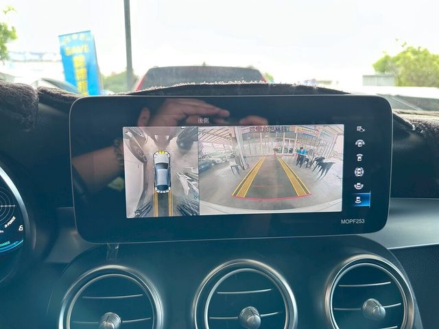 M-BENZ賓士 GLC200  第2張相片