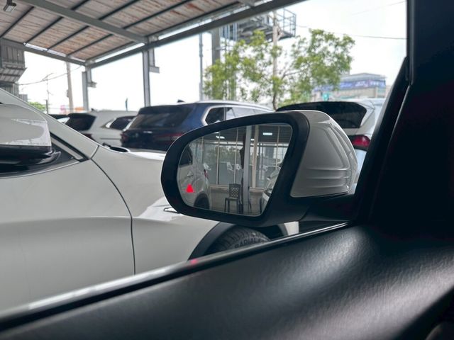 M-BENZ賓士 GLC200  第7張相片