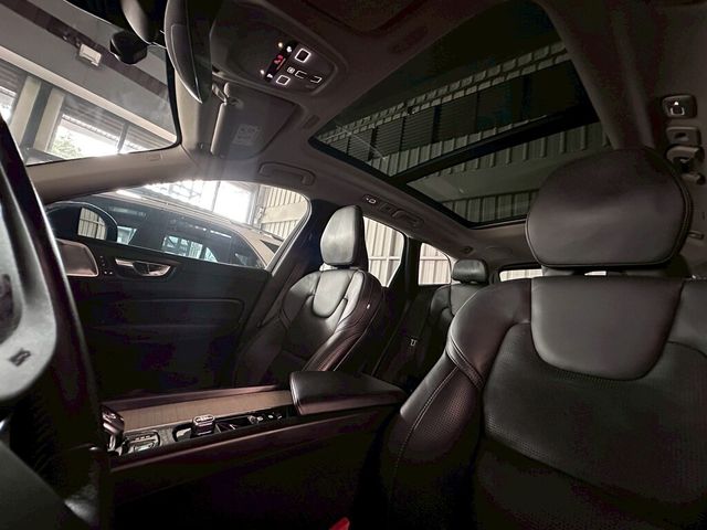 VOLVO富豪 XC60  第16張相片