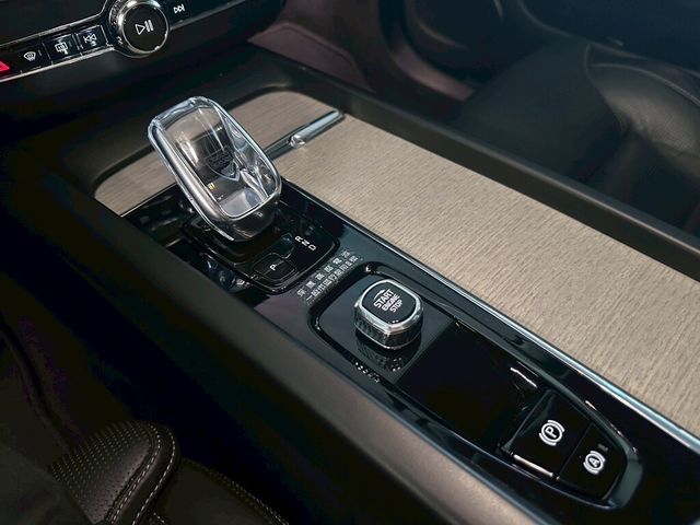 VOLVO富豪 XC60  第17張相片