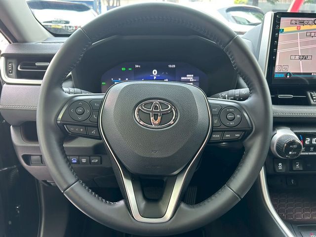 TOYOTA豐田 RAV4  第6張相片