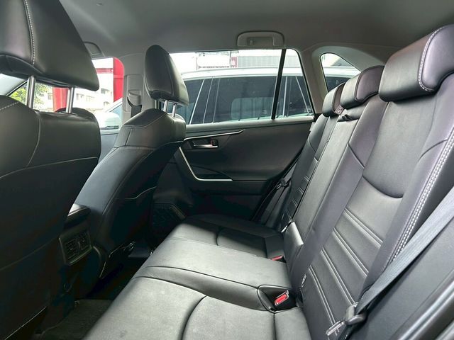 TOYOTA豐田 RAV4  第15張相片