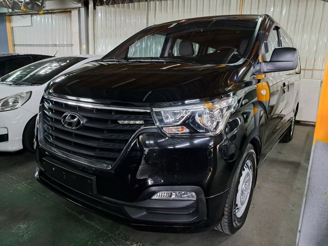 HYUNDAI現代 STAREX  第1張相片