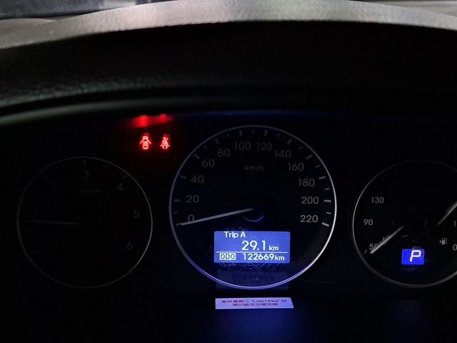 HYUNDAI現代 STAREX  第6張相片