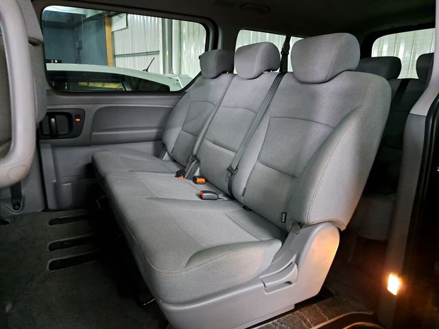 HYUNDAI現代 STAREX  第8張相片