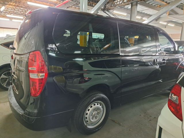 HYUNDAI現代 STAREX  第11張相片