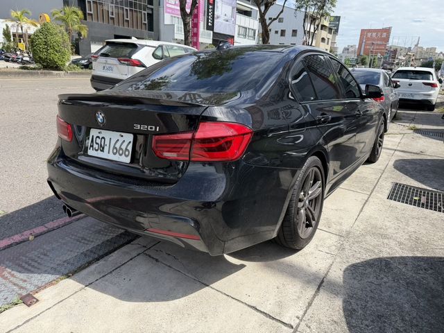 BMW寶馬 320I SPORT LINE  第2張相片