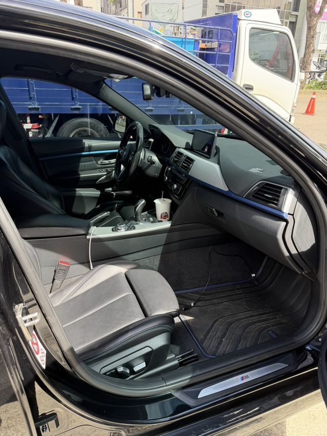 BMW寶馬 320I SPORT LINE  第6張相片