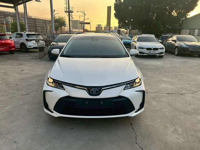 TOYOTA豐田 COROLLA ALTIS HYBRID  第1張相片
