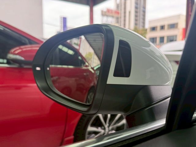 VOLKSWAGEN福斯 PASSAT  第12張相片