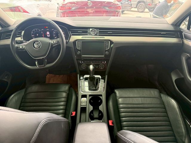 VOLKSWAGEN福斯 PASSAT  第15張相片