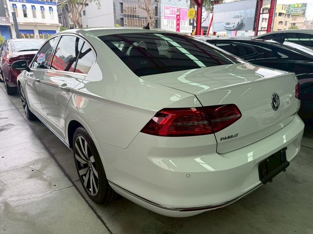 VOLKSWAGEN福斯 PASSAT  第19張相片