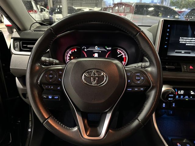 TOYOTA豐田 RAV4  第3張相片