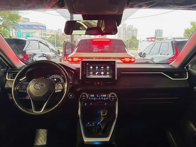 TOYOTA豐田 RAV4  第9張相片
