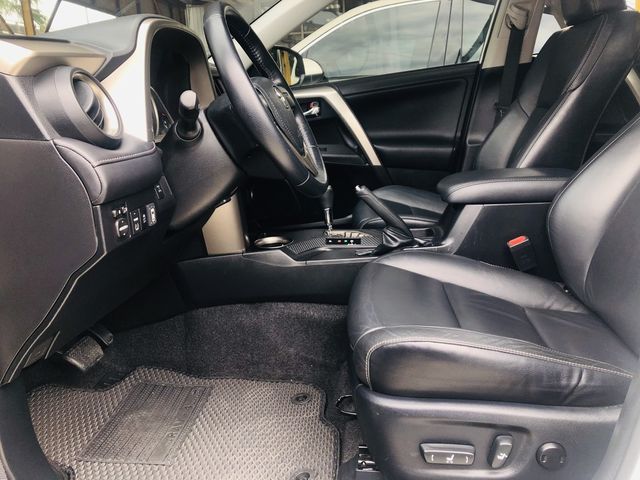 TOYOTA豐田 RAV4  第3張相片