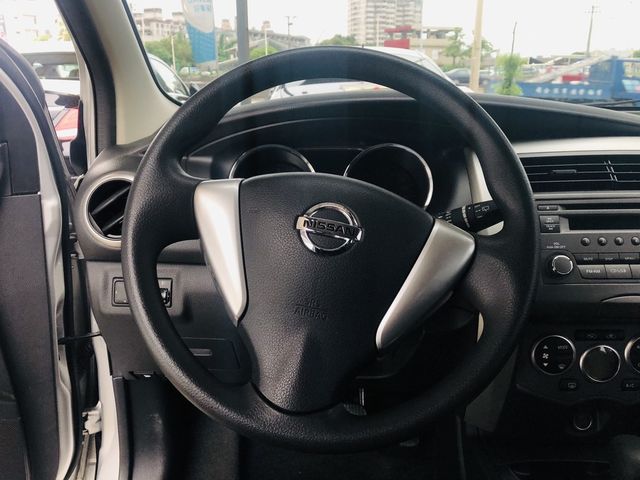 NISSAN日產 LIVINA  第3張相片