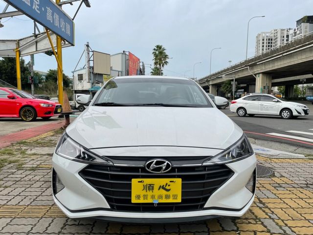 HYUNDAI現代 ELANTRA  第1張相片